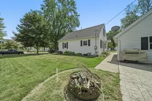 329 E 4th Ave, Stanley, WI 54768 - Photo 6
