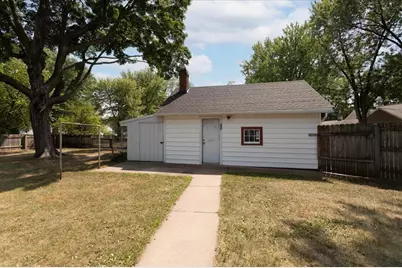 855 Stout Street, Menomonie, WI 54751 - Photo 40