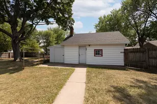 855 Stout St, Menomonie, WI 54751 - Photo 40