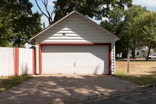 855 Stout St, Menomonie, WI 54751 - Photo 46