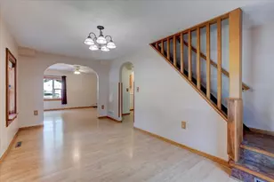 855 Stout St, Menomonie, WI 54751 - Photo 4