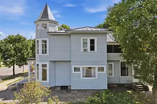 718 Bay St, Chippewa Falls, WI 54729 - Photo 4