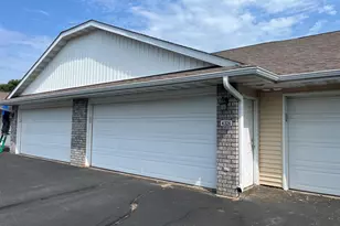 4326 W Robin Meadows Ln, Eau Claire, WI 54701 - Photo 2