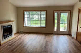 4326 W Robin Meadows Ln, Eau Claire, WI 54701 - Photo 10