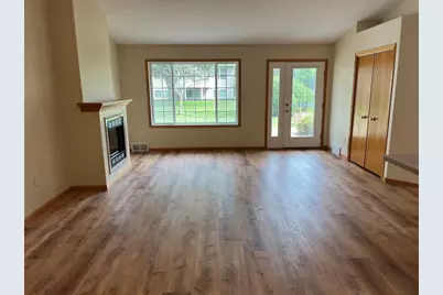 4326 W Robin Meadows Lane, Eau Claire, WI 54701 - Photo 6