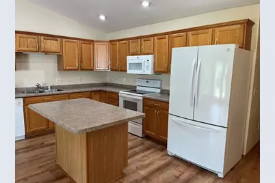 4326 W Robin Meadows Lane, Eau Claire, WI 54701 - Photo 4