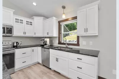 3440 Nelson Court, Eau Claire, WI 54703 - Photo 8
