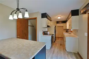 3045 Wedgewood Ave, Eau Claire, WI 54703 - Photo 14