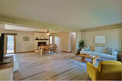 3045 Wedgewood Avenue, Eau Claire, WI 54703 - Photo 6