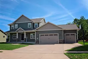 4823 Club House Ln, Eau Claire, WI 54703 - Photo 2