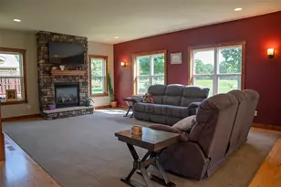 4823 Club House Ln, Eau Claire, WI 54703 - Photo 10