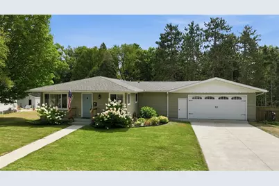 737 Lafollette Street, Spooner, WI 54801 - Photo 2