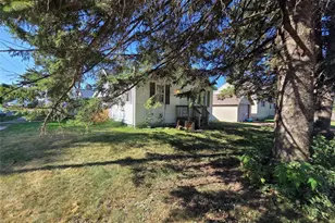428 E School St, Thorp, WI 54771 - Photo 4