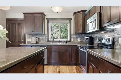 2014 Concord Trail, Eau Claire, WI 54703 - Photo 8