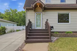 615 W Prospect St, Durand, WI 54736 - Photo 34