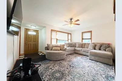 1812 Peterson Avenue, Eau Claire, WI 54703 - Photo 8
