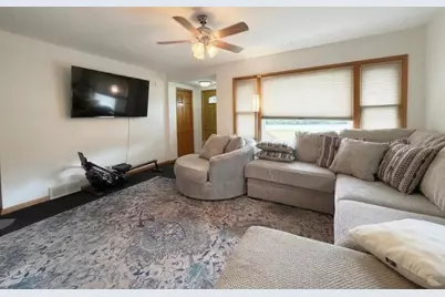 1812 Peterson Avenue, Eau Claire, WI 54703 - Photo 10