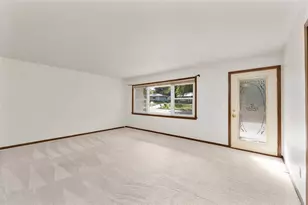 3025 Glenhaven Pl, Eau Claire, WI 54703 - Photo 6
