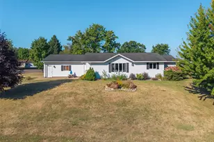 104 W Southridge Ct, Cadott, WI 54727 - Photo 4