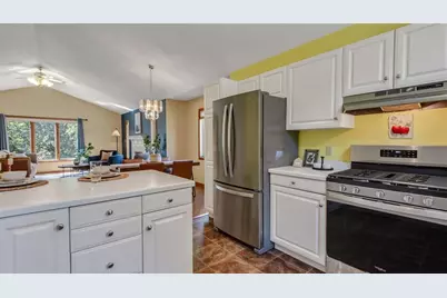 415 Hewitt Street, Eau Claire, WI 54703 - Photo 8