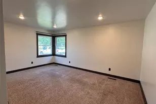 819 Brighton St, Altoona, WI 54720 - Photo 16
