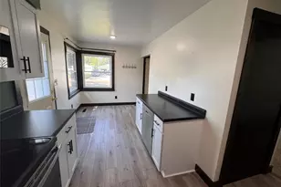 819 Brighton St, Altoona, WI 54720 - Photo 6