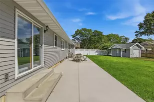 1815 Frisbie Ln, Eau Claire, WI 54703 - Photo 6