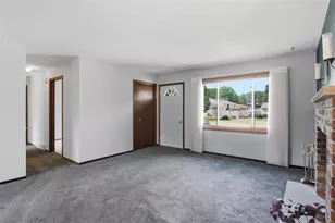 1815 Frisbie Ln, Eau Claire, WI 54703 - Photo 12