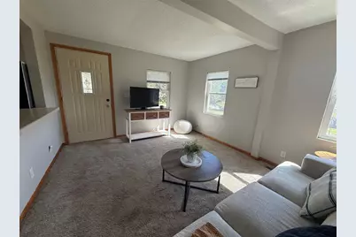 1028 Essex Street, Eau Claire, WI 54703 - Photo 6