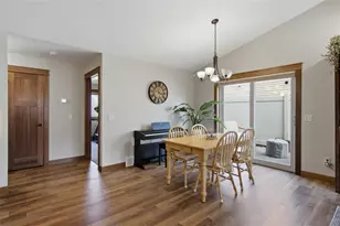 5592 Grn Pk Dr, Eau Claire, WI 54703 - Photo 10