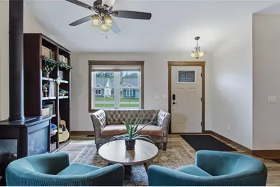 5592 Green Park Drive, Eau Claire, WI 54703 - Photo 6