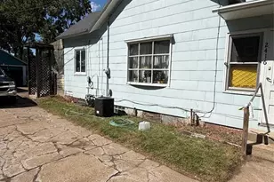 2416 4th St, Eau Claire, WI 54703 - Photo 32