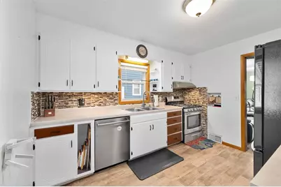 542 Wagner Avenue, Eau Claire, WI 54703 - Photo 4