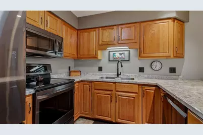 1107 Knollwood Trail, Altoona, WI 54720 - Photo 8