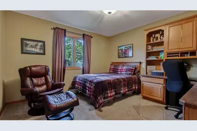 1107 Knollwood Trail, Altoona, WI 54720 - Photo 10