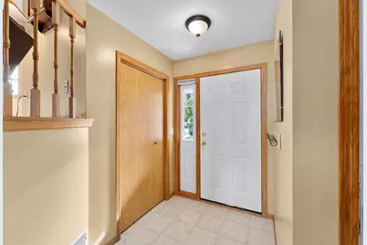221 La Mans Lane, Eau Claire, WI 54703 - Photo 6
