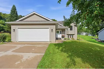 221 La Mans Lane, Eau Claire, WI 54703 - Photo 2