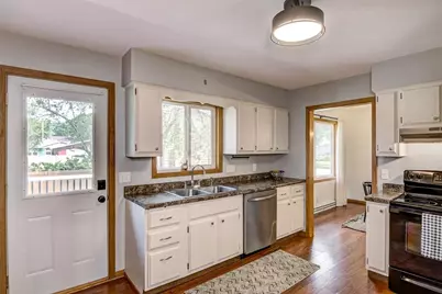 2915 Eisenhower Street, Eau Claire, WI 54701 - Photo 6