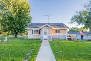 423 Bates St, Cornell, WI 54732 - Photo 2