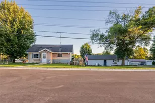 423 Bates St, Cornell, WI 54732 - Photo 4