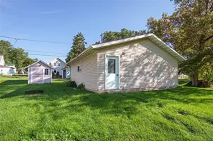 321 E 2nd Ave, Stanley, WI 54768 - Photo 8