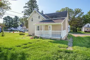 321 E 2nd Ave, Stanley, WI 54768 - Photo 4