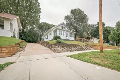 1548 Bellevue Avenue, Eau Claire, WI 54703 - Photo 2