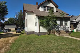 328 Maple St, Glenwood City, WI 54013 - Photo 2