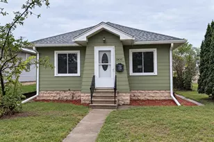 2430 Wood St, La Crosse, WI 54603 - Photo 2