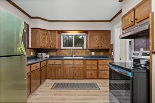 2430 Wood St, La Crosse, WI 54603 - Photo 12