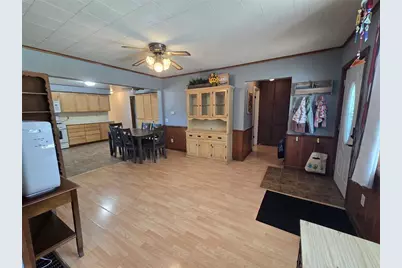 207 W 15th Street, Neillsville, WI 54456 - Photo 4
