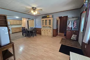 207 W 15th St, Neillsville, WI 54456 - Photo 4