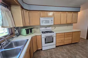 207 W 15th St, Neillsville, WI 54456 - Photo 8
