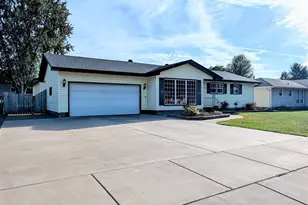 3119 Leslie Ln, Eau Claire, WI 54703 - Photo 4